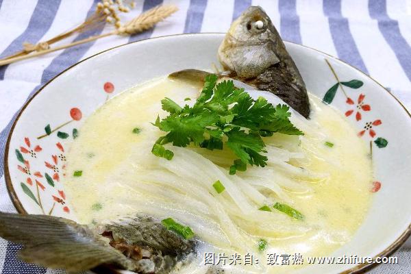 春钓鲫鱼饵料配方大全